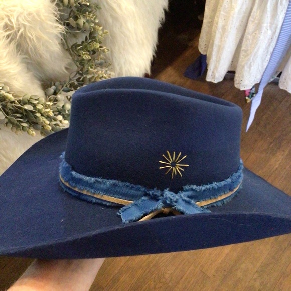 New ! Wyeth cowgirl rare !